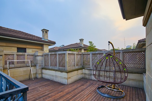 商户经营 上海嘉定区南翔丰翔路3109弄(s5南翔出口右转150米)栎庭别墅