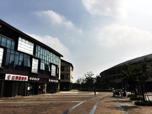 扬州斯维登万科城彩虹汇高级双床房